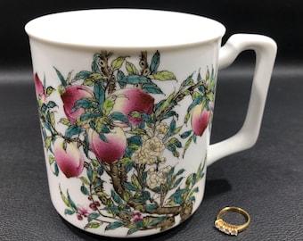 Japanese ZOJIRUSHI Elephant Thermos Teapot & Porcelain Tea Japanese ZOJIRUSHI Elephant Thermos Teapot & Porcelain Tea