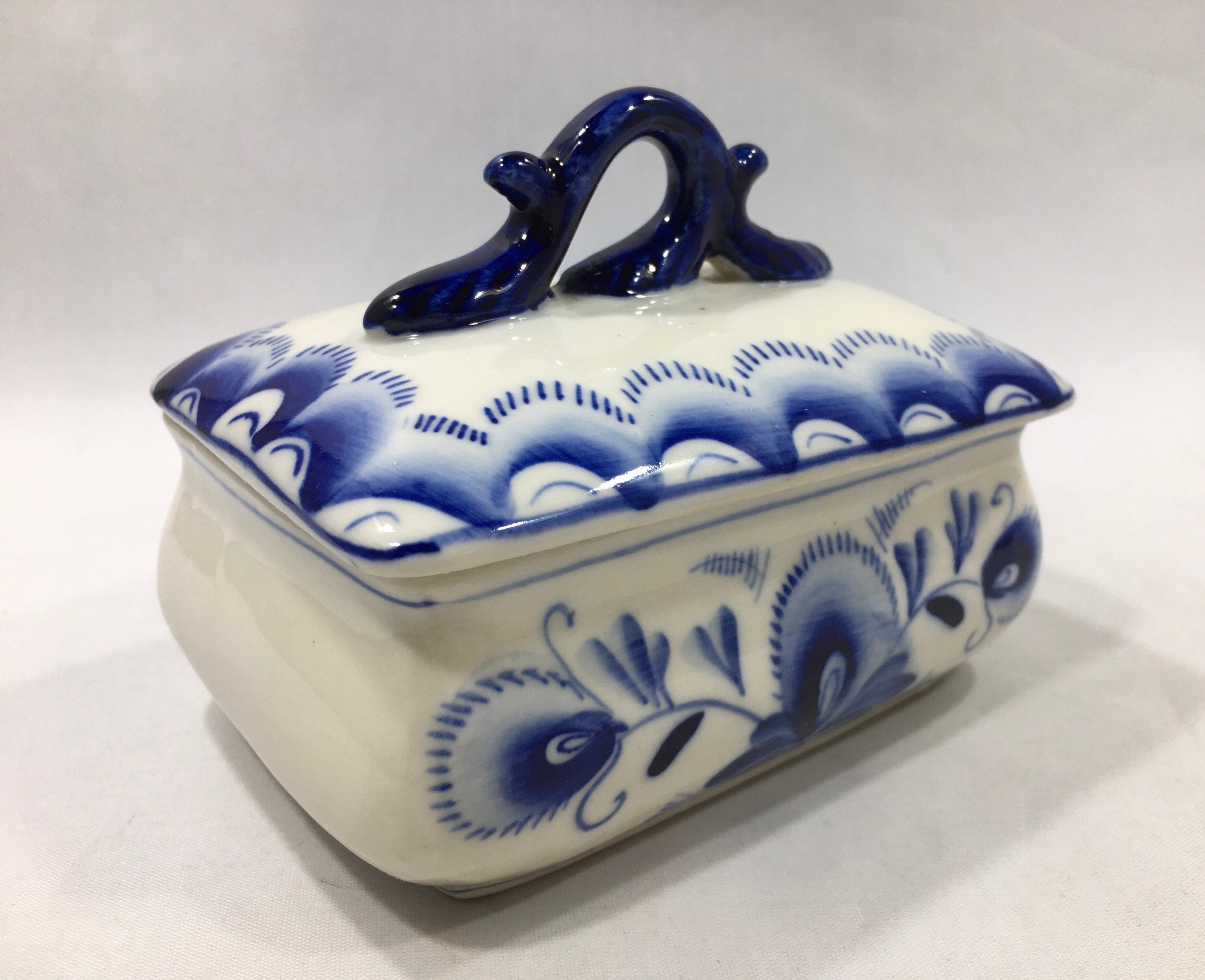 RUSSIAN GZHEL PORCELAIN Trinket Box W/ Lid ~ Rectangular RUSSIAN GZHEL PORCELAIN Trinket Box W/ Lid ~ Rectangular