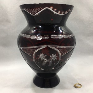 Footed BOHEMIAN CRYSTAL VASE Dark Ruby Hand Cut to Clear 9&quot; ~ Floral Fan Thumbprint Lattice Patterns ~ Vintage Czech Art Glass Luxury Décor