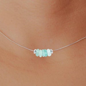 Winzige echte Seeglas Halskette, Minimalist Strand Schmuck, Strand Glas Choker, Zierliche Perlen Halskette, Seeglas Geschenk, Strand Hochzeitsgeschenk