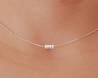 Petit collier en argent sterling, collier en argent minimaliste, collier en argent simple délicat, collier de 4 perles, cadeau de collier de tous les jours pour femme