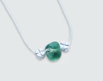 Customizable Sea Glass Tiny Clover Necklace, Minimalist 4 Leaf Clover Necklace, Beachglass Necklace, Dainty Clover Choker, Clover Gift Women