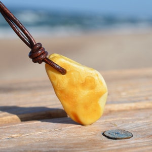 Baltic amber jewelry, unique amber pendant for men or women, white raw amber,  weiss bernstein kette, gift idea