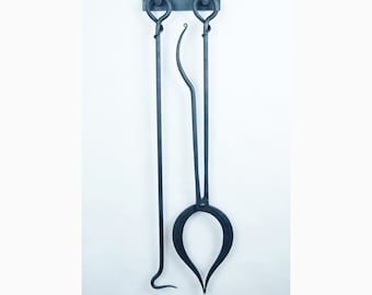 Le Romantique MURAL DUO II Fireplace tool set Fire poker Log Grabber Tong Farmhouse style Organic Design Forged Wrought Iron Vintage Décor