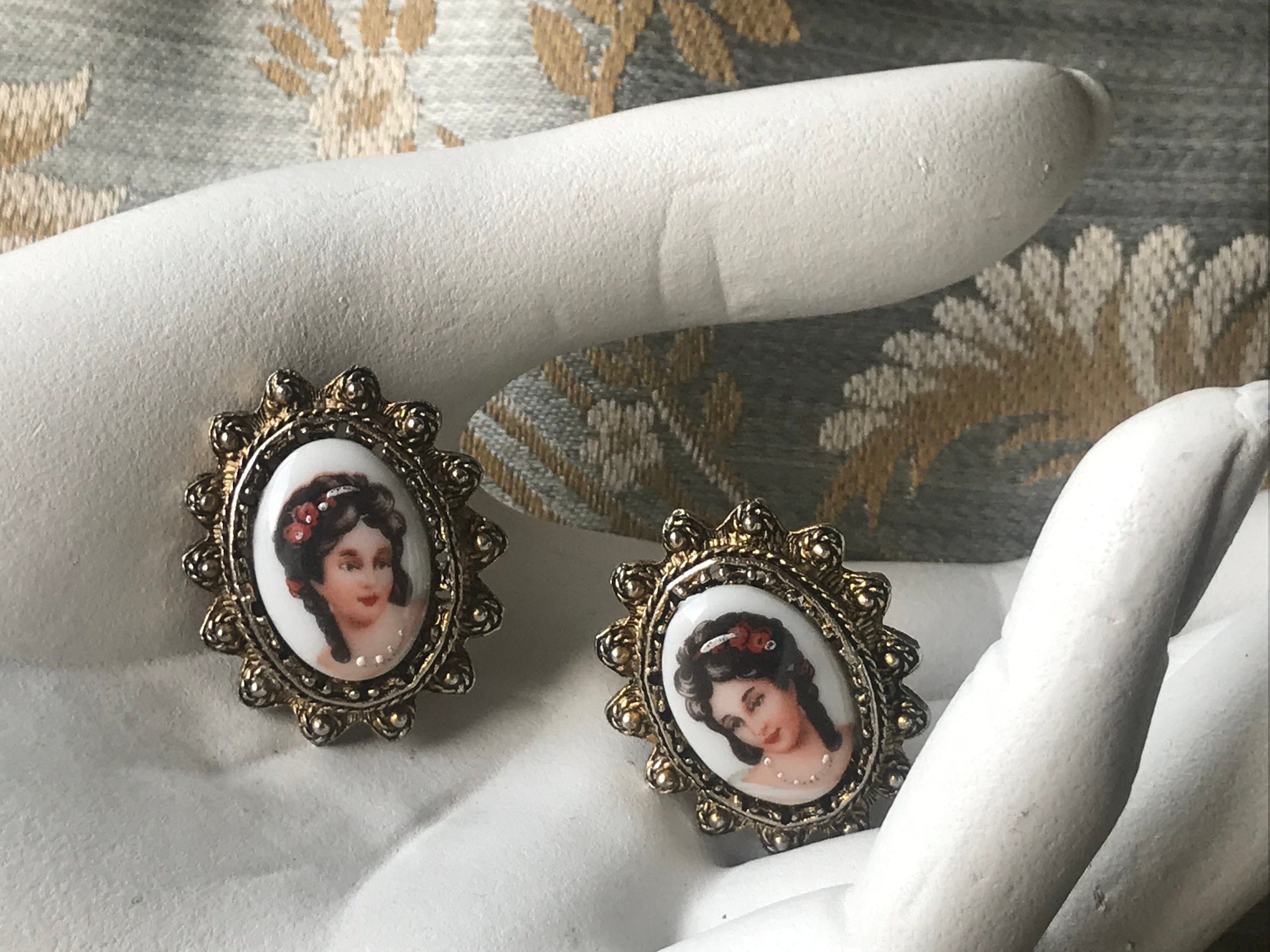 Earrings HOBE Cameo Cameo Vintage 1960's Clip on Signed 
