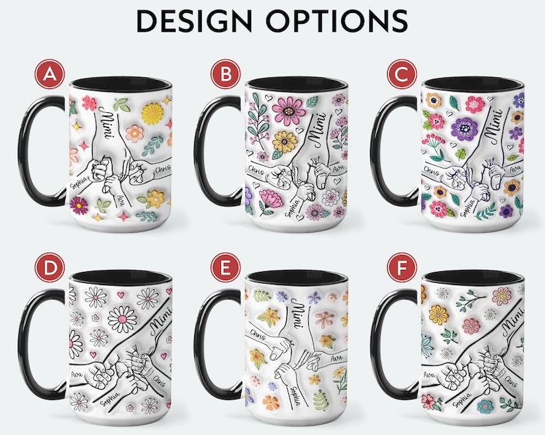 Puede incluir: Seis tazas de caf&eacute; blancas con asas y bordes negros. Cada taza tiene un dise&ntilde;o diferente con una ilustraci&oacute;n dibujada a mano de manos entrelazadas con la palabra "Mimi" y los nombres de los miembros de la familia. Los dise&ntilde;os incluyen flores coloridas y patrones florales.