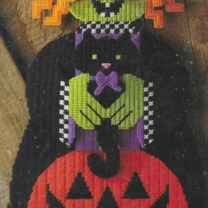 Witch Door decor plastic canvas PDF