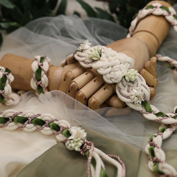 Cordon à poser à la main - Naturel avec floraison vert mousse - Corde de mariage artisanale sur mesure avec noeud celtique avec fleurs, fabriquée à partir de coton durable