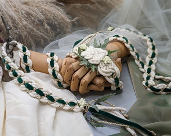 Cordon à poser à la main - Naturel avec fleur d'émeraude - Corde de mariage artisanale sur mesure avec noeud celtique avec fleurs, fabriquée à partir de coton durable