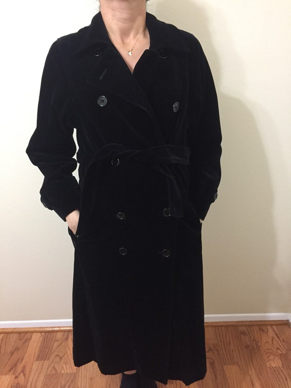 1970s Larry Levine Womans Velvet Coat, Model is Size :xs 
