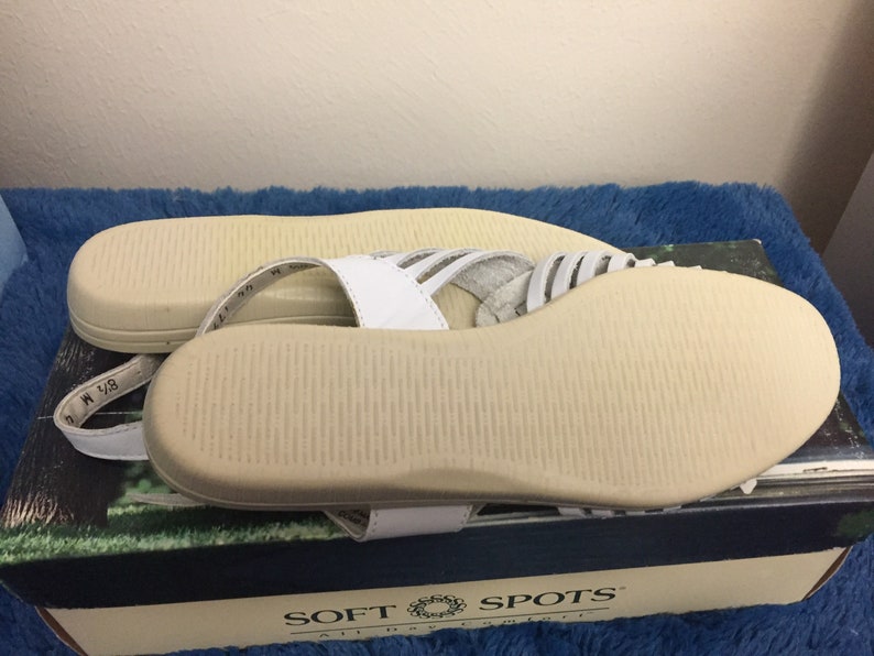 white size 8.5m 1990s soft spots womans sandals color