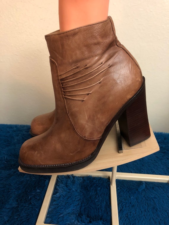 1990s zodiac womans booties, size 9m, brand new