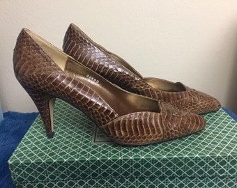 1980s J. Renee womans high heels, snakeskin shoes, size 8m