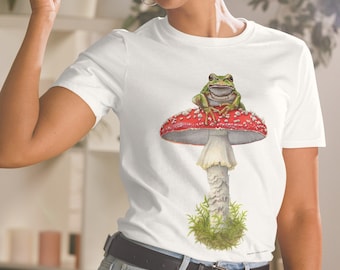 Frogs And Mushrooms Vintage Style Shirt, Frog Toadstool Shirt, Whimsical Mushroom Tee, Cottagecore Merch, Frog T-Shirt Gift