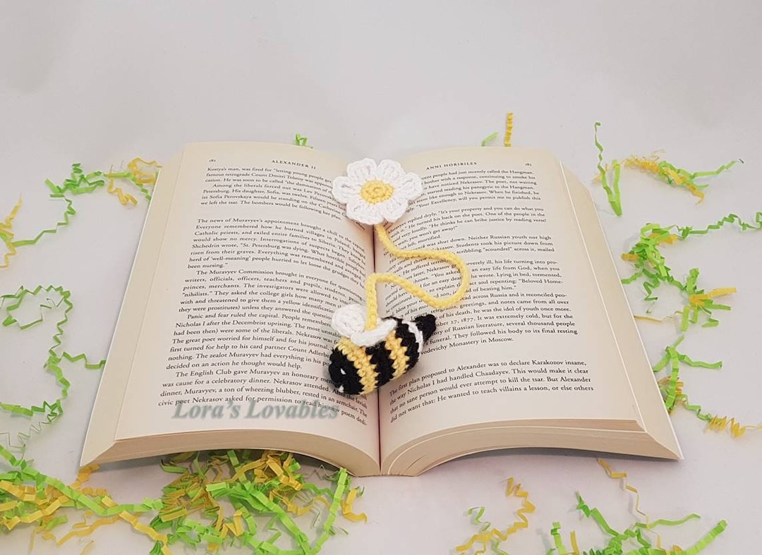 Pdf-crochet Bookmark: Bumblebee With Flower, Bee / Book Lover Gift ...