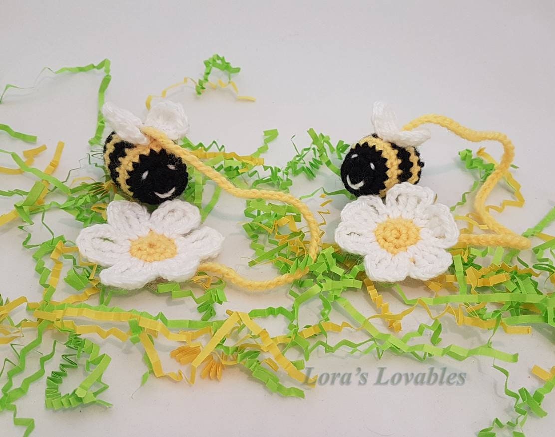 Pdf-crochet Bookmark: Bumblebee With Flower, Bee / Book Lover Gift ...
