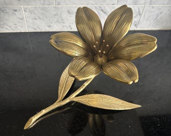 Vintage Mid Century Hollywood Regency Style Brass Lotus Flower Ashtray