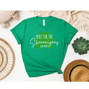 St Patrick&#39;s Day Unisex Tee, Adult Clover Shirt, Irish Festival Top, Shamrock Graphic T-Shirt, Green Holiday Apparel