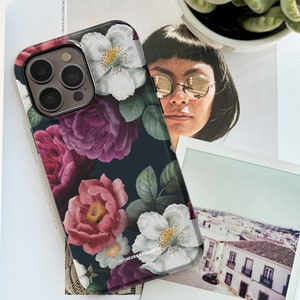 Pretty Dark Botanical Flower Phone Case For iPhone 15 14 13 12 Mini 11 Pro Max XR XS Max 7 8 Plus Galaxy S24 Pixel 8 Case With Floral Design