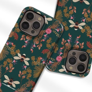 Cute Vintage Bees MagSafe Phone Case For iPhone 16 15 14 13 12 (Mini, Plus, Pro, Pro Max) Cover With Built In Magnet