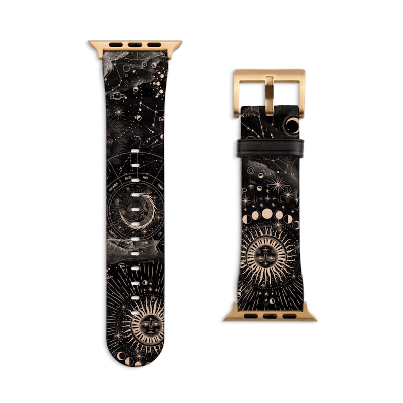 Peut inclure: Un bracelet de montre Apple en cuir noir avec une boucle dor&eacute;e et un motif c&eacute;leste repr&eacute;sentant des constellations, des lunes et des soleils en or.
