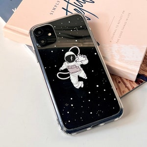 الساعه بي ام Astronaut Space Clear Case For iPhone 13 12 Mini 11 Pro Max XR XS 7 8 Plus SE 2020 Trippy Phone Case With Design Galaxy S21 Ultra S20 Fe coque iphone 11 Agate Inspiration