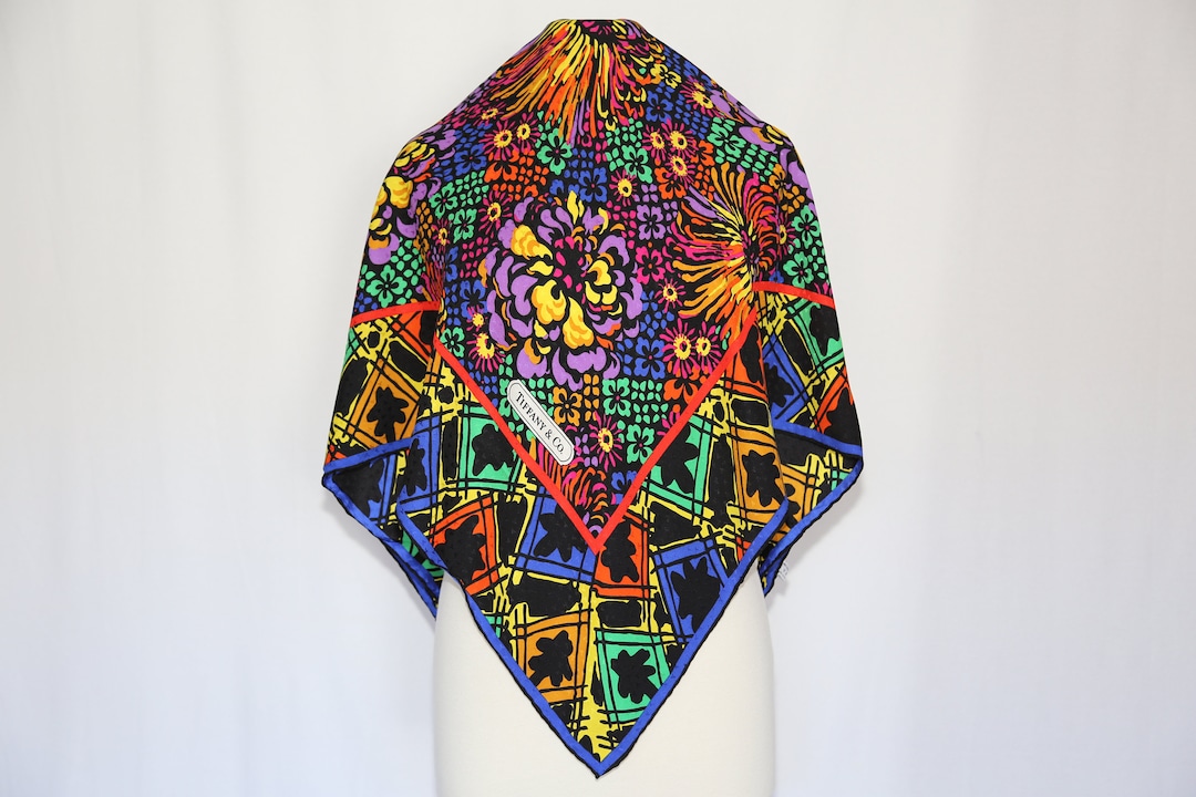 Authentic 1986 Tiffany & Co. Made in Italy Silk Jacquard  display picture 3