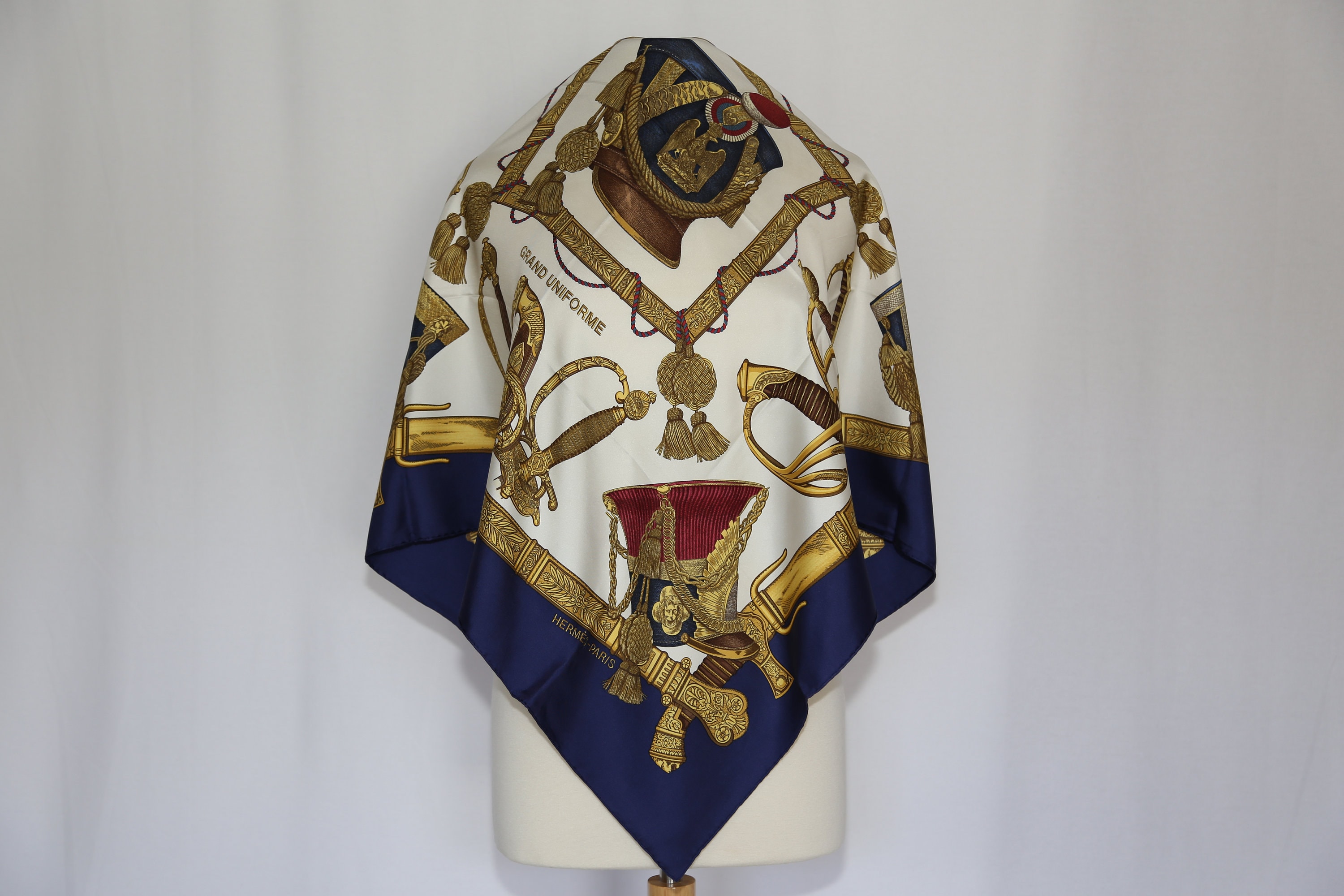 HERMÈS GRAND UNIFORME シルクスカーフ Authentic Grand Uniforme Hermes Scarf Vintage EUC - Etsy