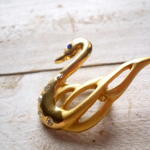 vintage swan brooch - vintage bird brooch - vintage gold and black brooch - vintage 90s brooch - vintage animal brooch
