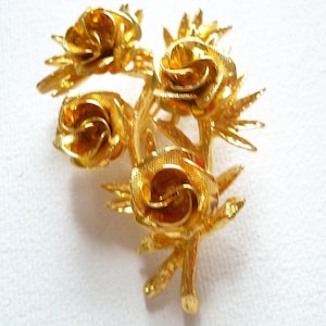 70s brooch - flower brooch - gold colored brooch - rose brooch - divinelolavintage, - vintage brooch - leaf and flower brooch - chic brooch