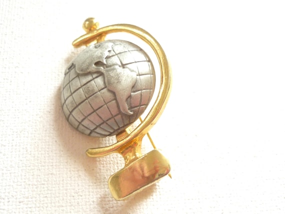 Broche globe terrestre- broche Canada signée numérotée- globe terrestre- broche artisan