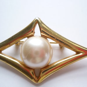 Broche vintage dos anos 80 - broche de diamante - broche vintage dourado com pérolas - joias colecionáveis