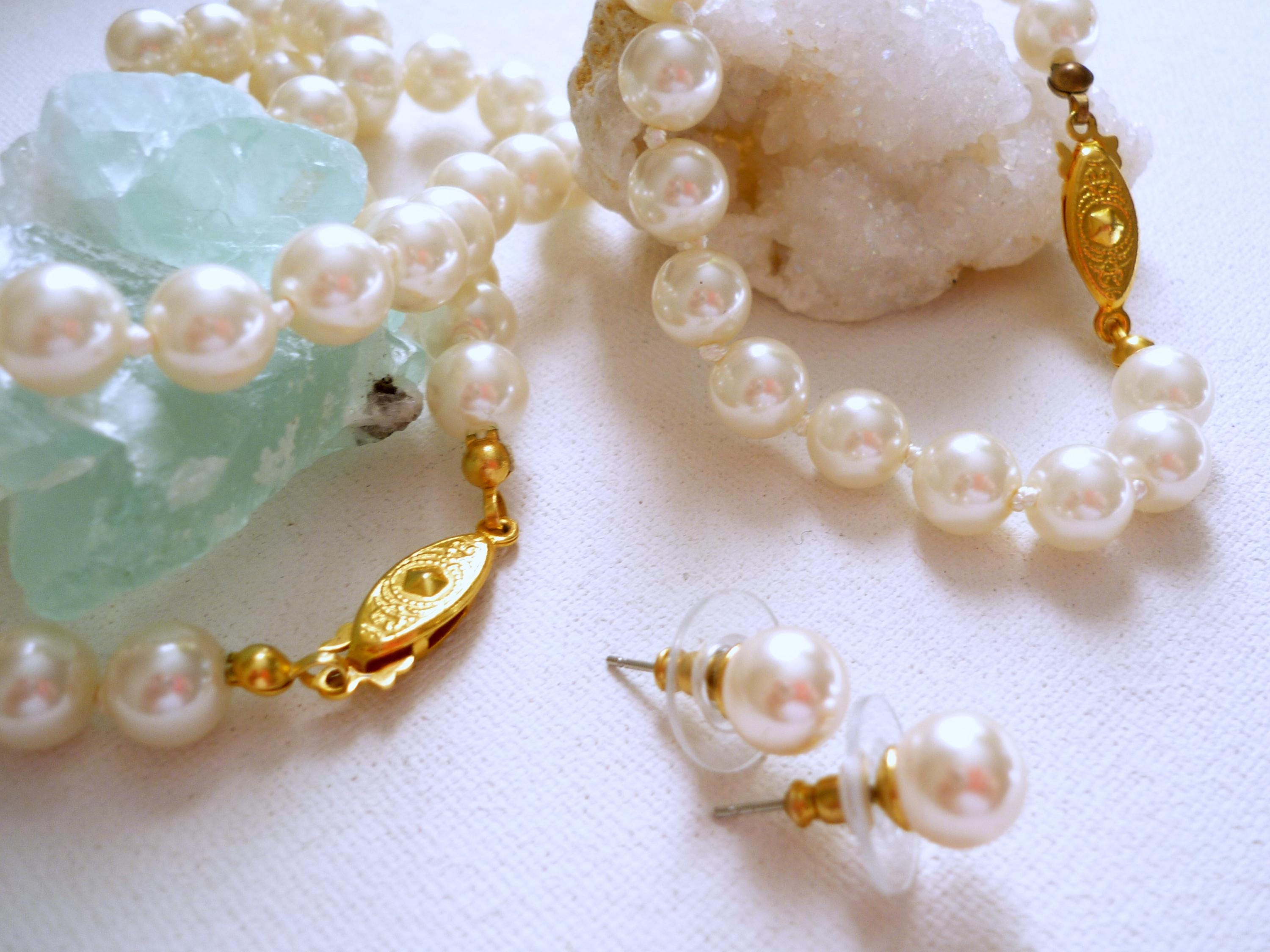 Collier Années 80 avec Pendentif Radio Cassette - Déguiz-Fêtes