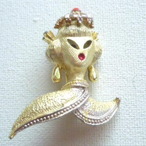Spilla anni &#39;60 - spilla della dea - spilla color oro - spilla con volto di donna - spilla orientale