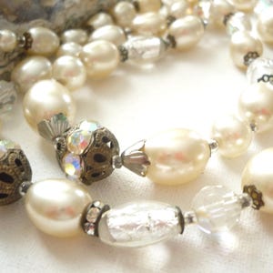 Jackie Kennedy style two-row pearl necklace - vintage 60s necklace - glass and crystal beads - silver-colored clasp necklace