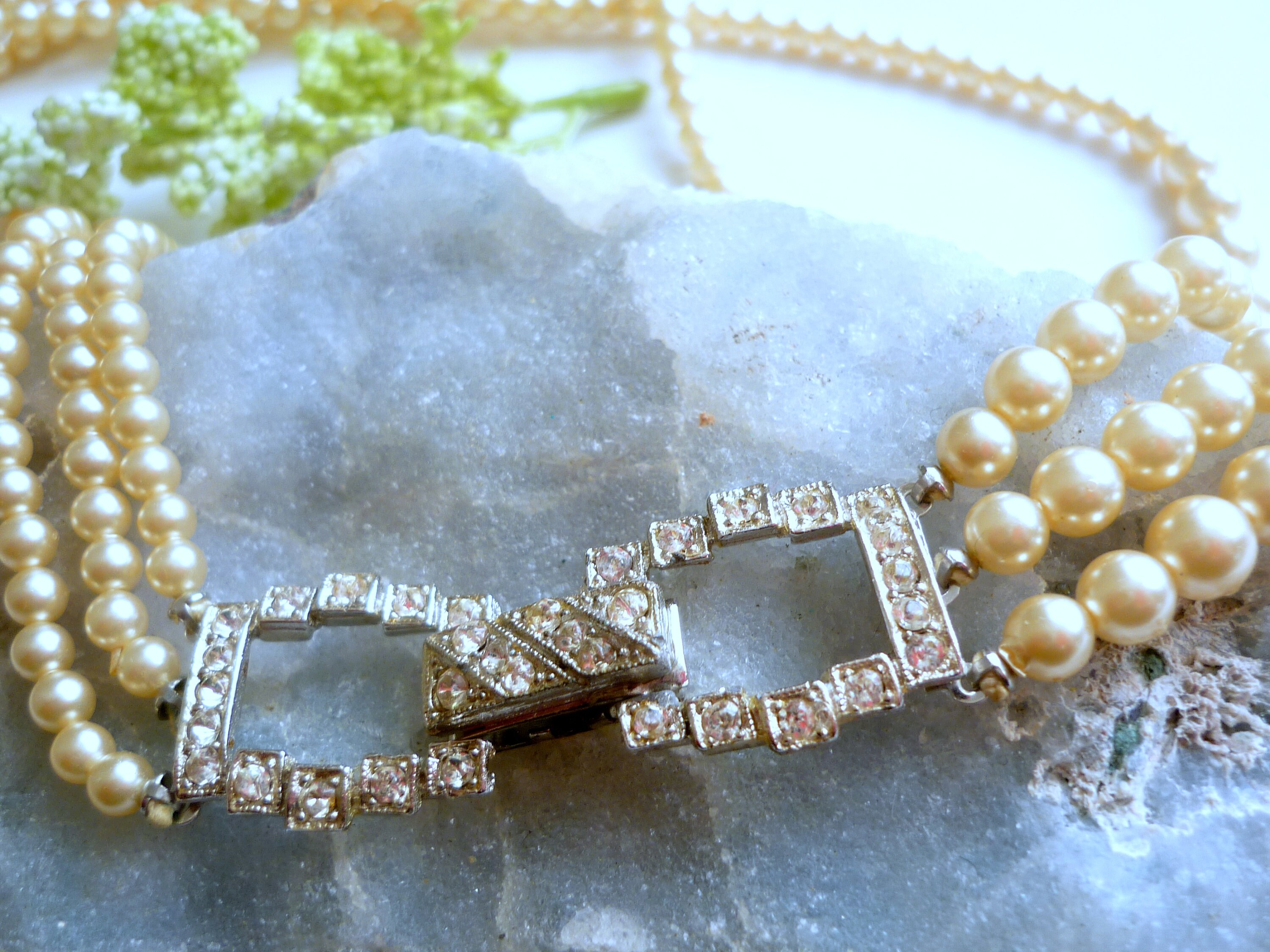 Collier Ancien 3 Rangs De Perles - Années 1960 - Fermoir Joli (occasion)