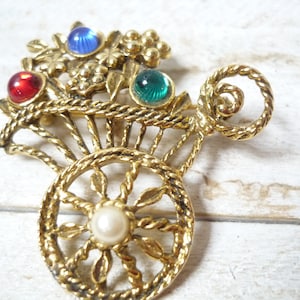 broche flowersvintages - vintage broche bloemen kar - goud rood blauwe broche - jaren '80 broche
