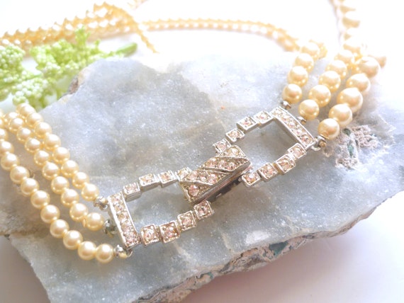Collier Vintage Triple Rangs Perles Nacrées - Années 60 - Doré