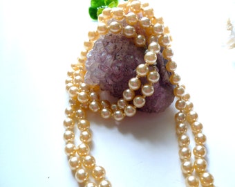 Très long collier de perles un rang-   style  Jackie Kennedy- collier vintage années 60 -  perles de verre  8mm