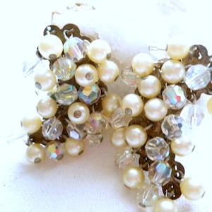 60s earrings - vintage earrings - pearl earrings - clip-on earrings - crystal pearls
