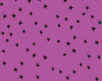 ¡En stock! Ruby Star Starry 2025 en Witchy RS4109 78 - Tela vendida por media yarda, cortada en una sola pieza continua.
