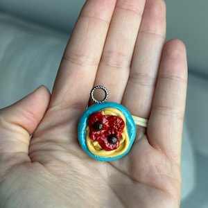 Spaghetti pasta bowl charm