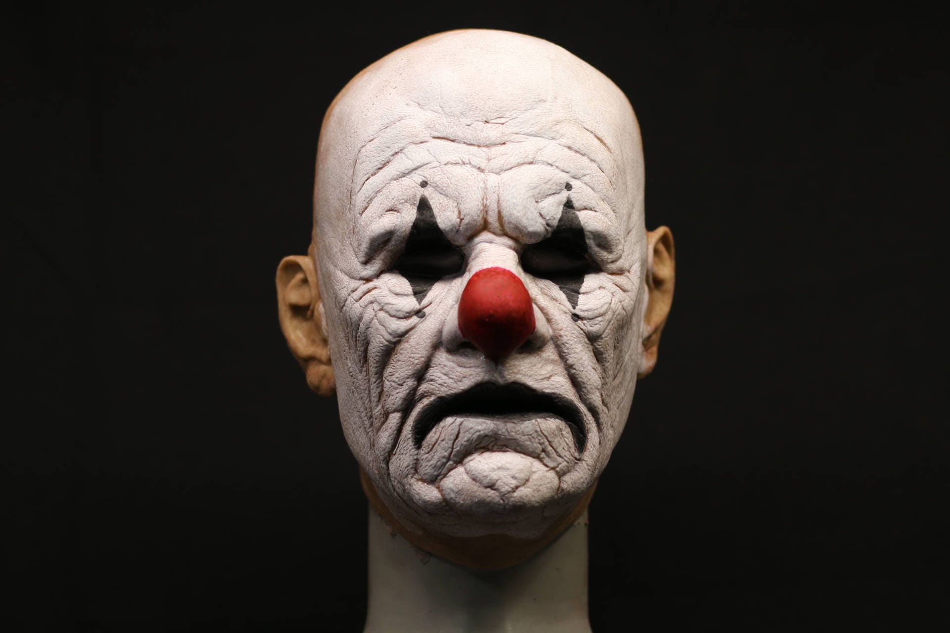 Silicone masks. Силиконовая маска Пеннивайза. Маска силиконовая "the Mask". Страшные резиновые маски.