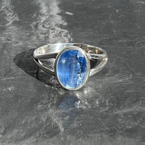 Kyanite ring  - faceted kyanite ring - oval kyanite ring size U.K. - O, US - 7, EU - 55