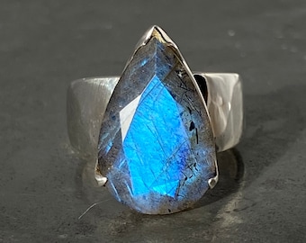 Labradorite Ring - faceted labradorite ring size U.K. M 1/2, US - 6 1/2, EU - 53