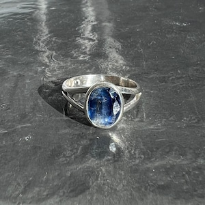 Kyanite ring  - faceted kyanite ring - oval kyanite ring size U.K. - M 1/2, US - 6 1/4, EU - 53