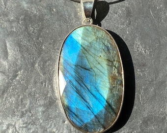 Labradorite pendant - Faceted Labradorite pendant - designer labradorite pendant - blue fire labradorite