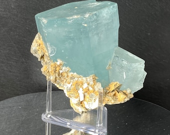 Raw Aquamarine Crystal Specimen – Natural Stone from Pakistan