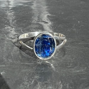 Kyanite ring  - faceted kyanite ring - oval kyanite ring size U.K. - R, US - 8 3/4, EU - 58 1/2