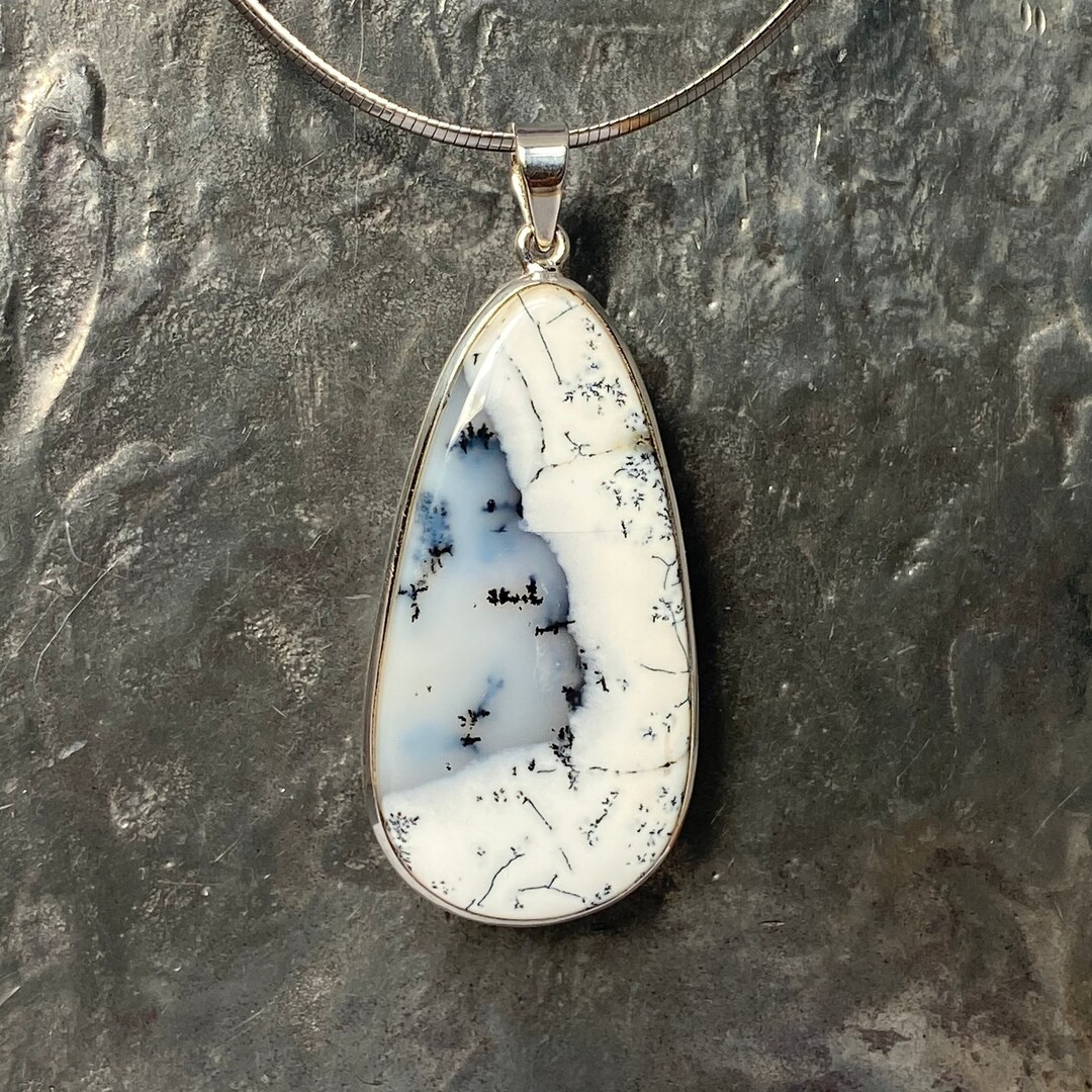 Pendentif Ancien Avec Dendrite - Pierre Naturelle à Motifs - Blanc - Occasion